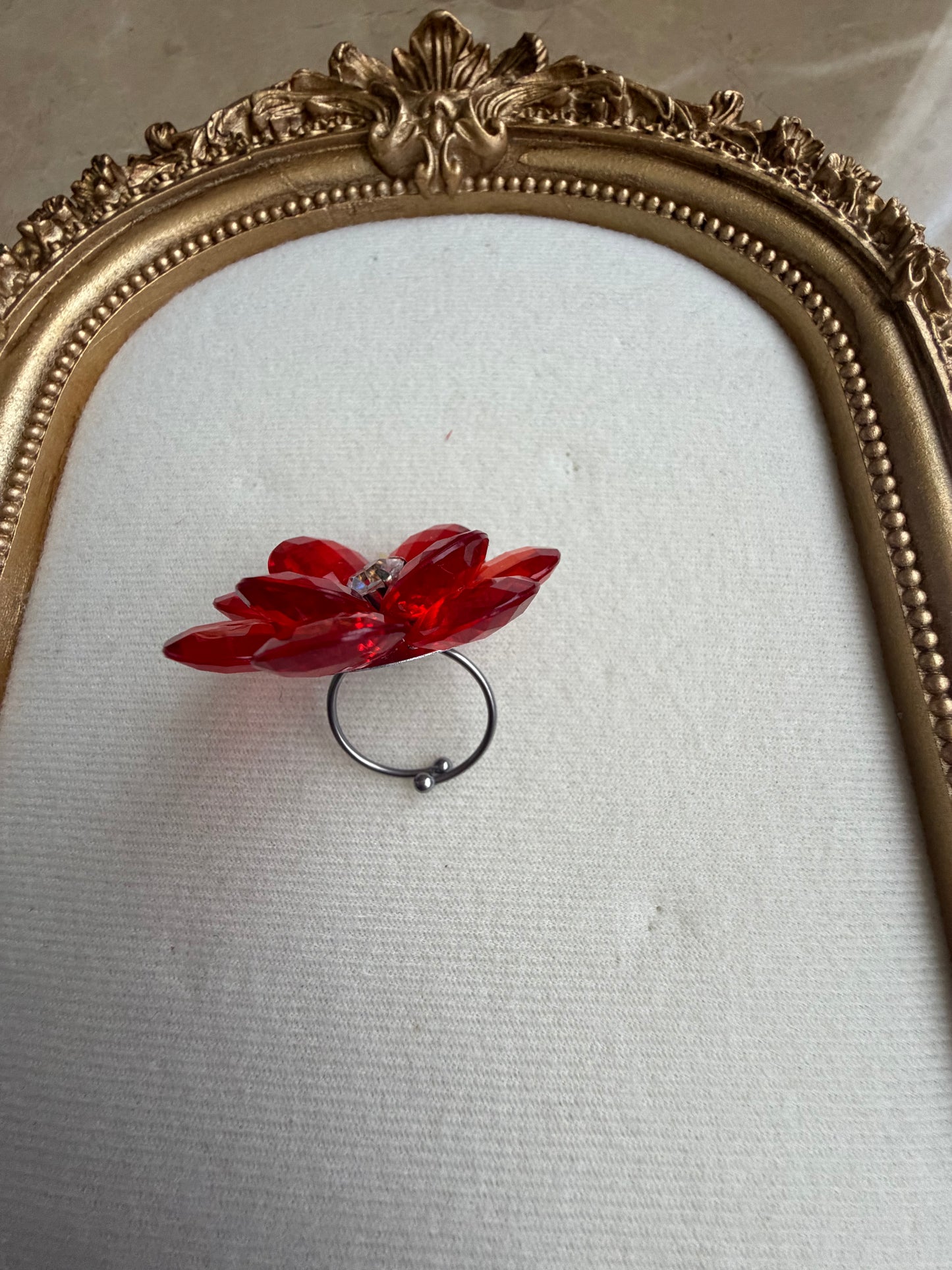 “Crystal Daisy” ring in red