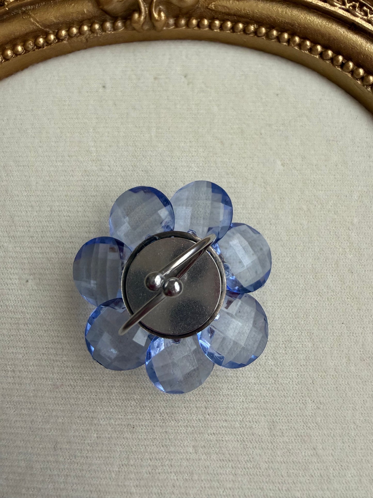 “Crystal Daisy” ring in blue