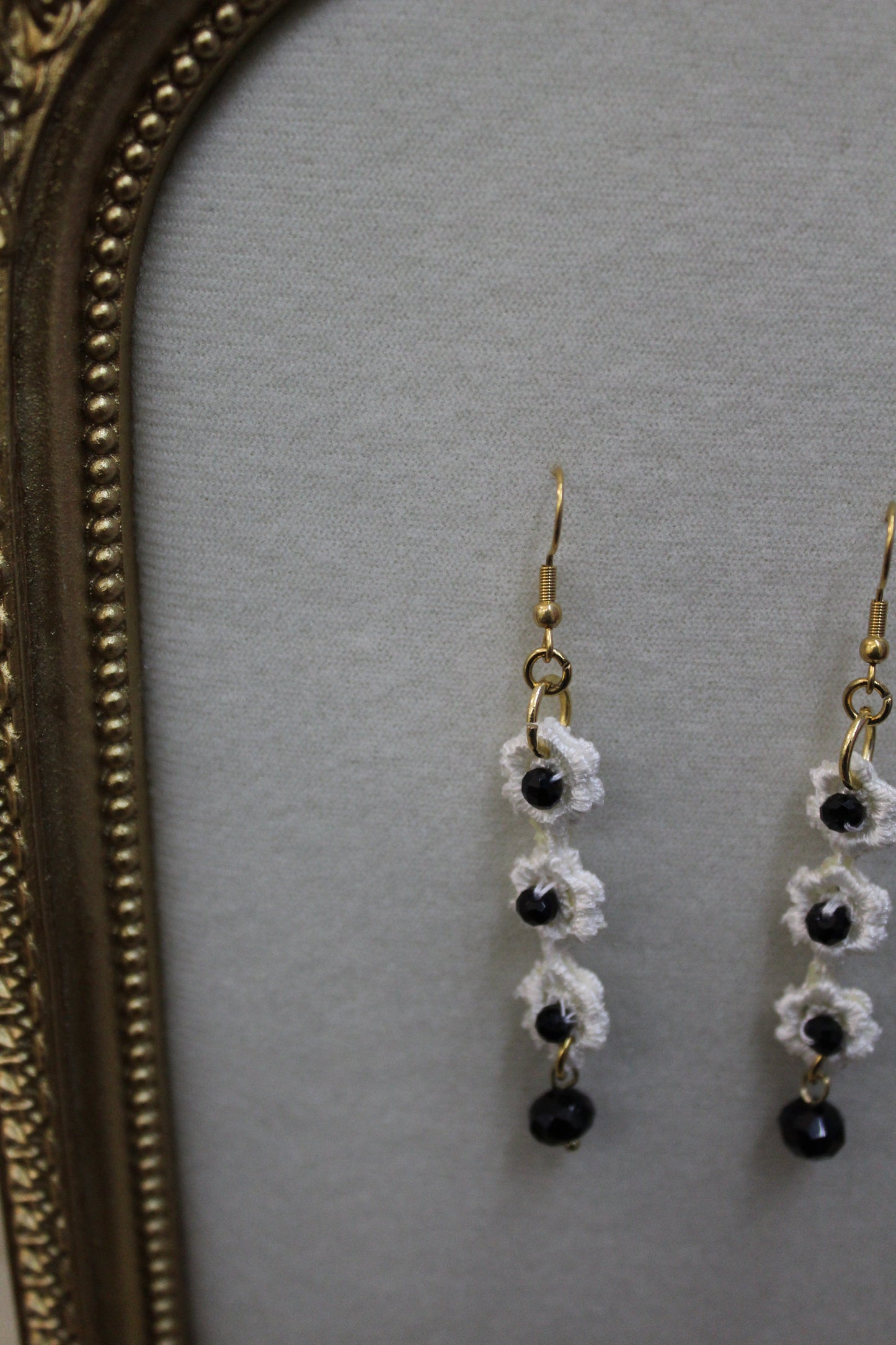 “Lace Daisy” earrings