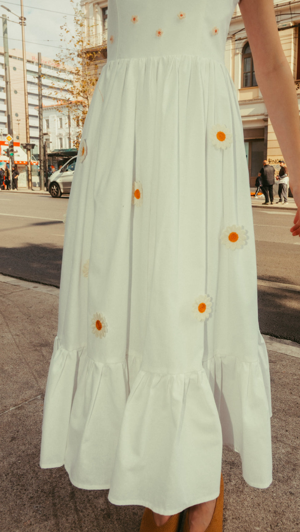 Lily of the valley in white with daisies