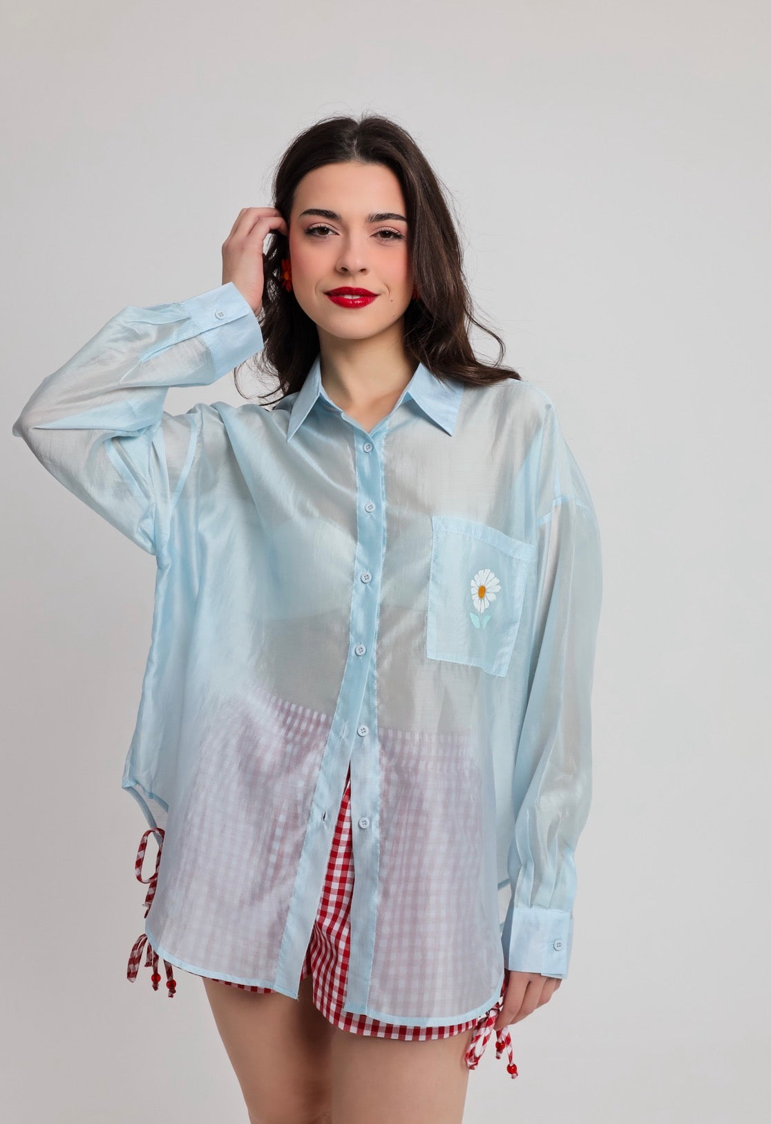 “Painted Daisy” silk shirt in light blue