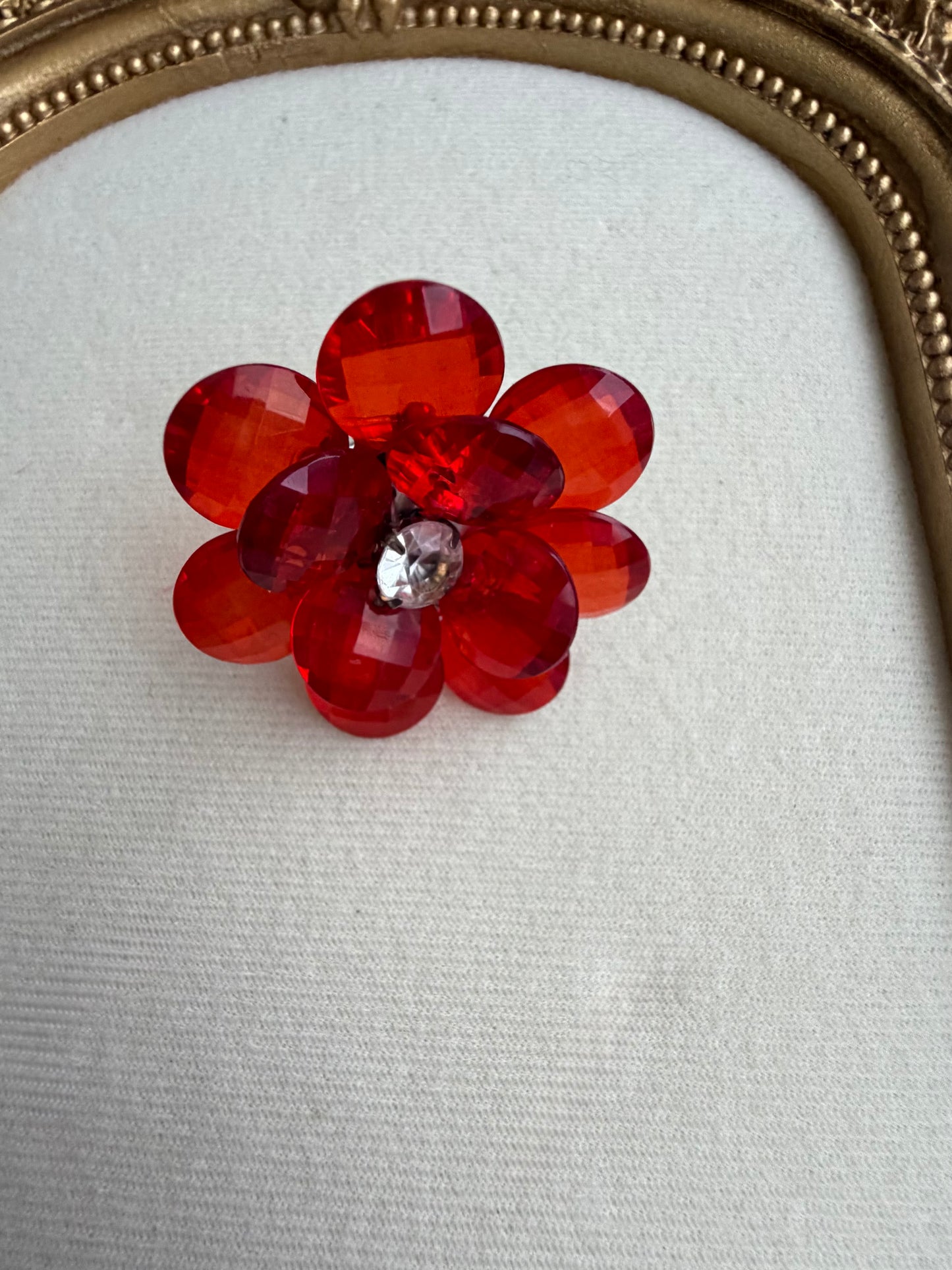 “Crystal Daisy” ring in red