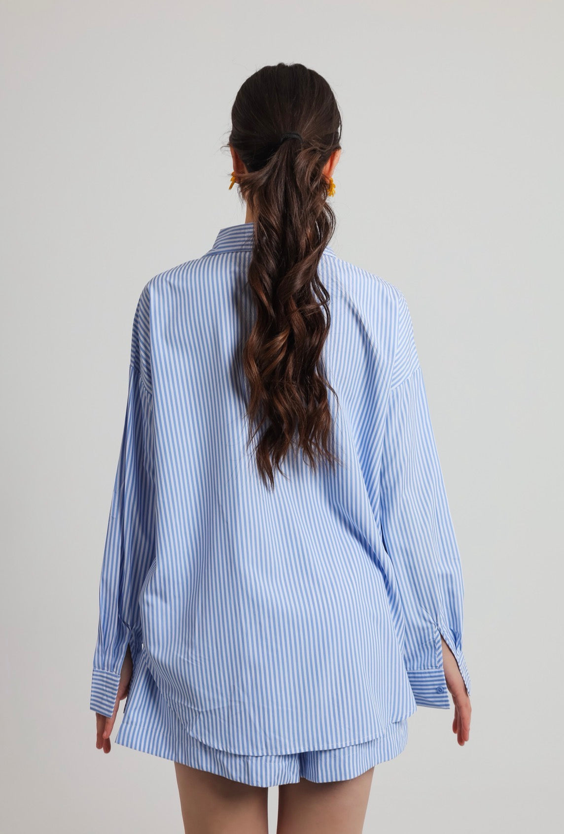 “Campanula” shirt in white with blue stripes