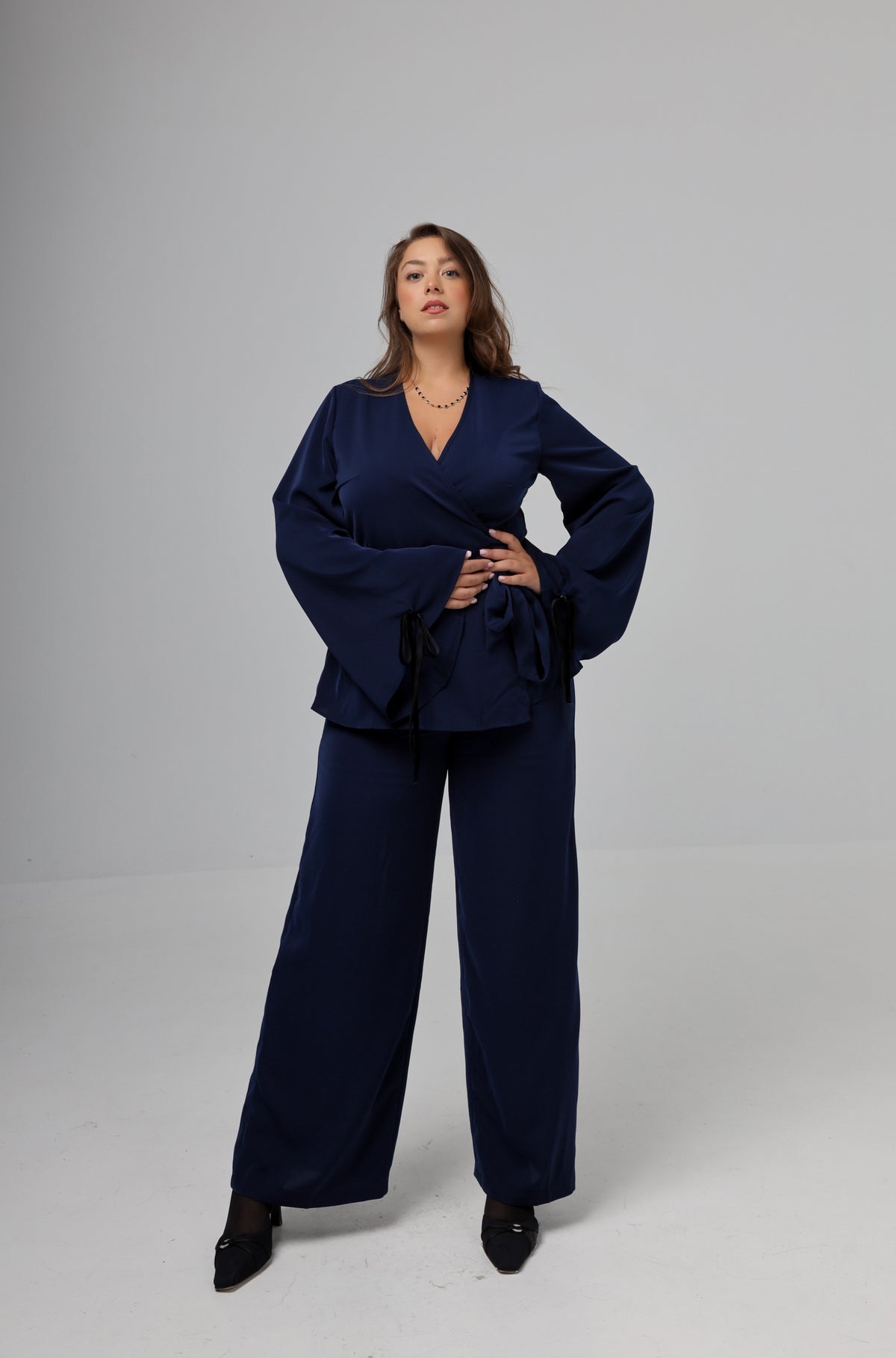 “Acacia” pants in navy blue