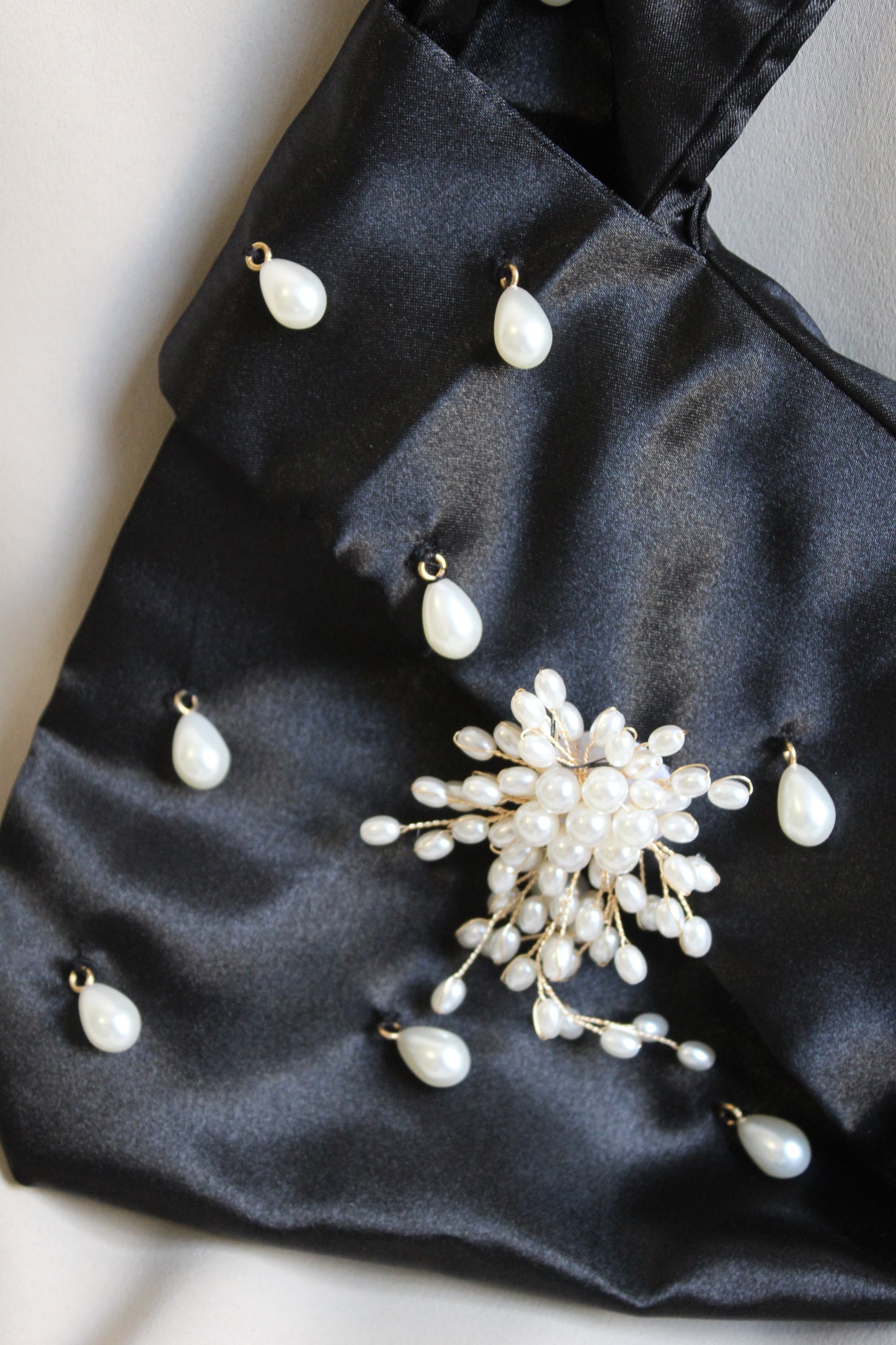 Desirée bag in black with pearls