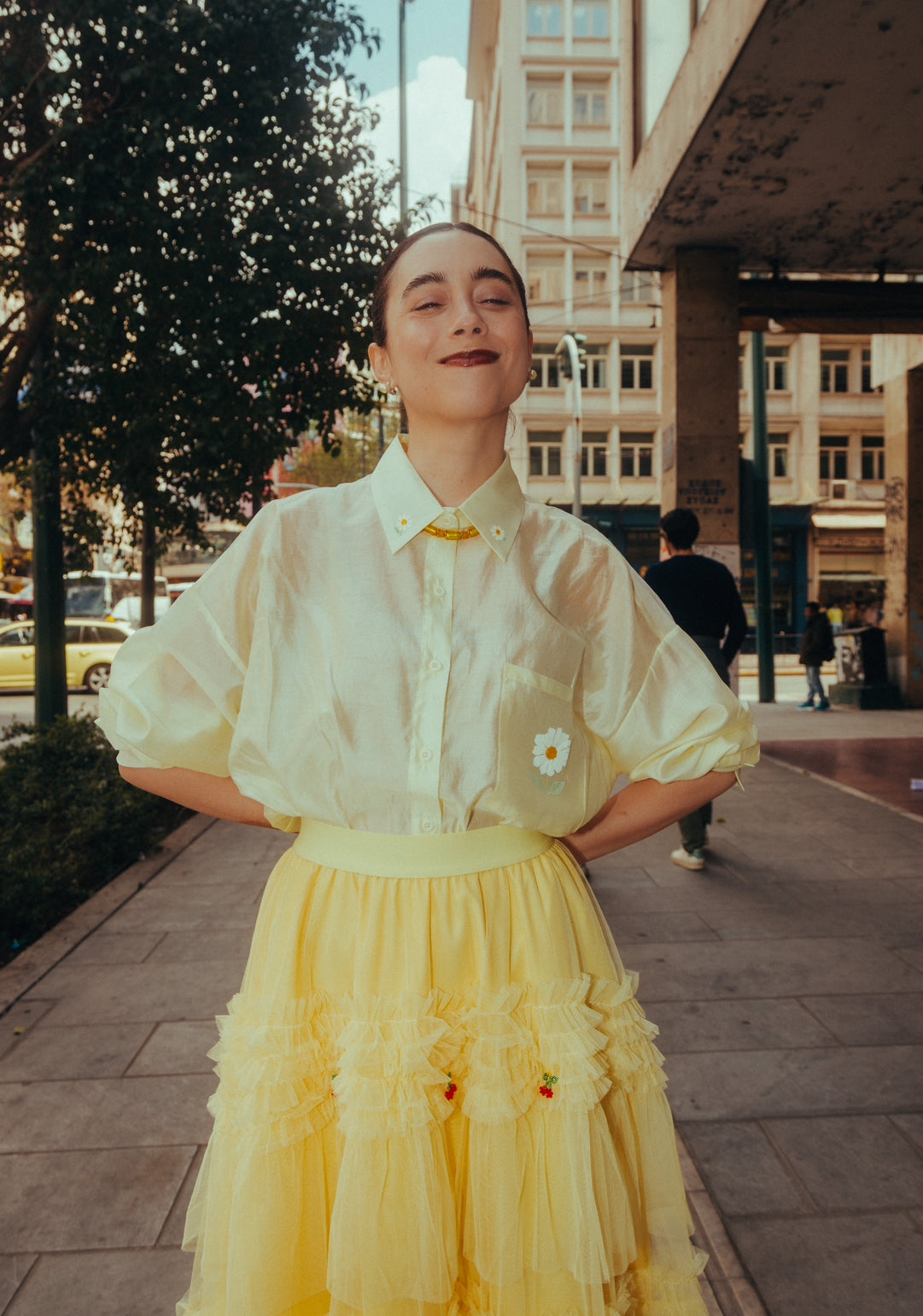 Painted Daisy in butter yellow