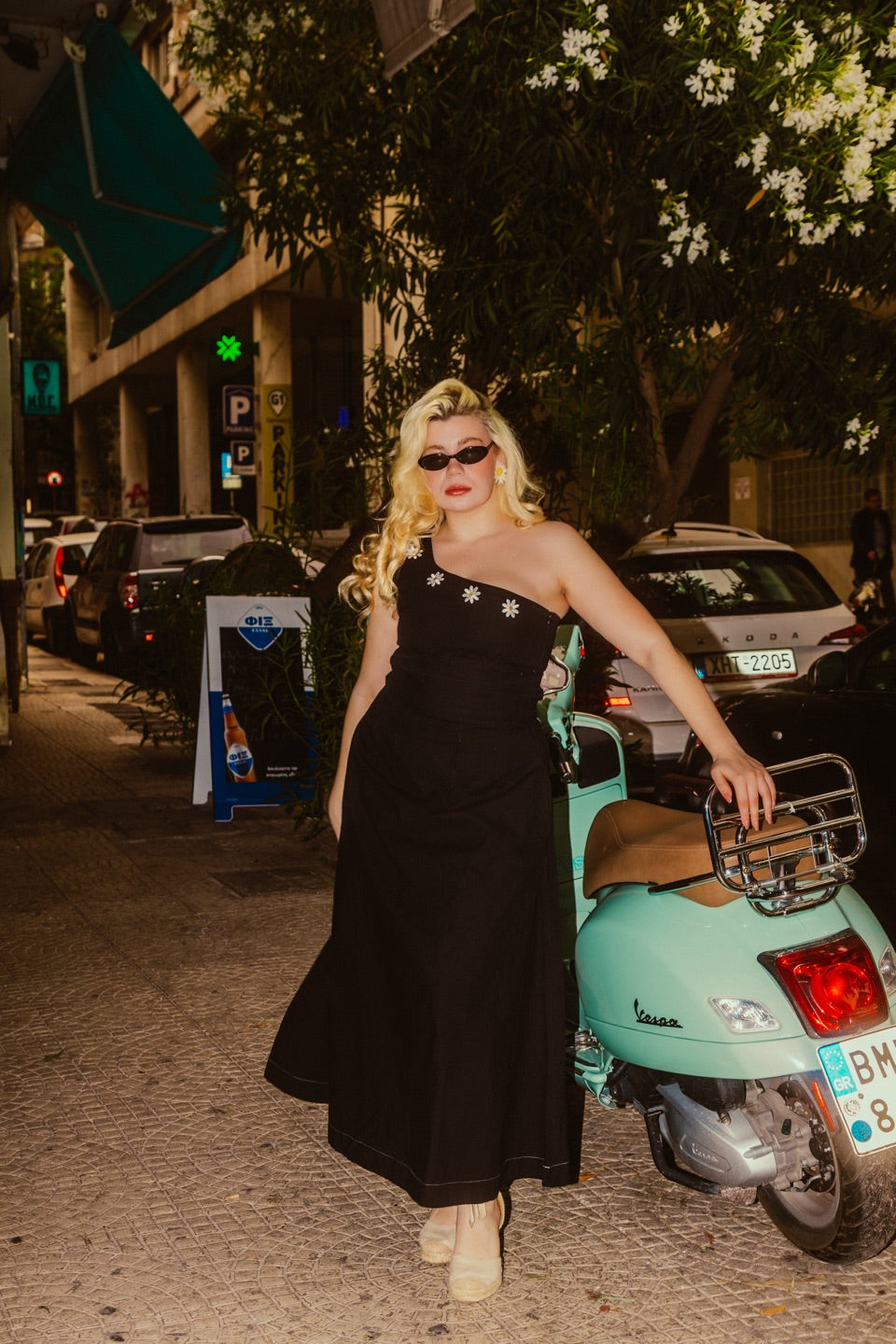 Orchid dress in black