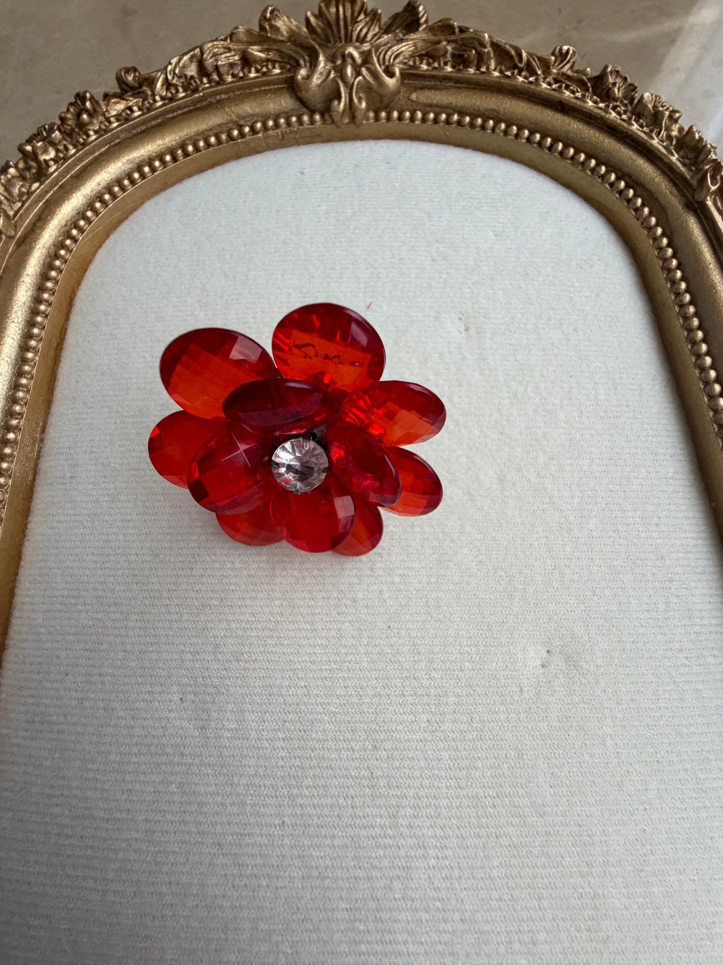 “Crystal Daisy” ring in red
