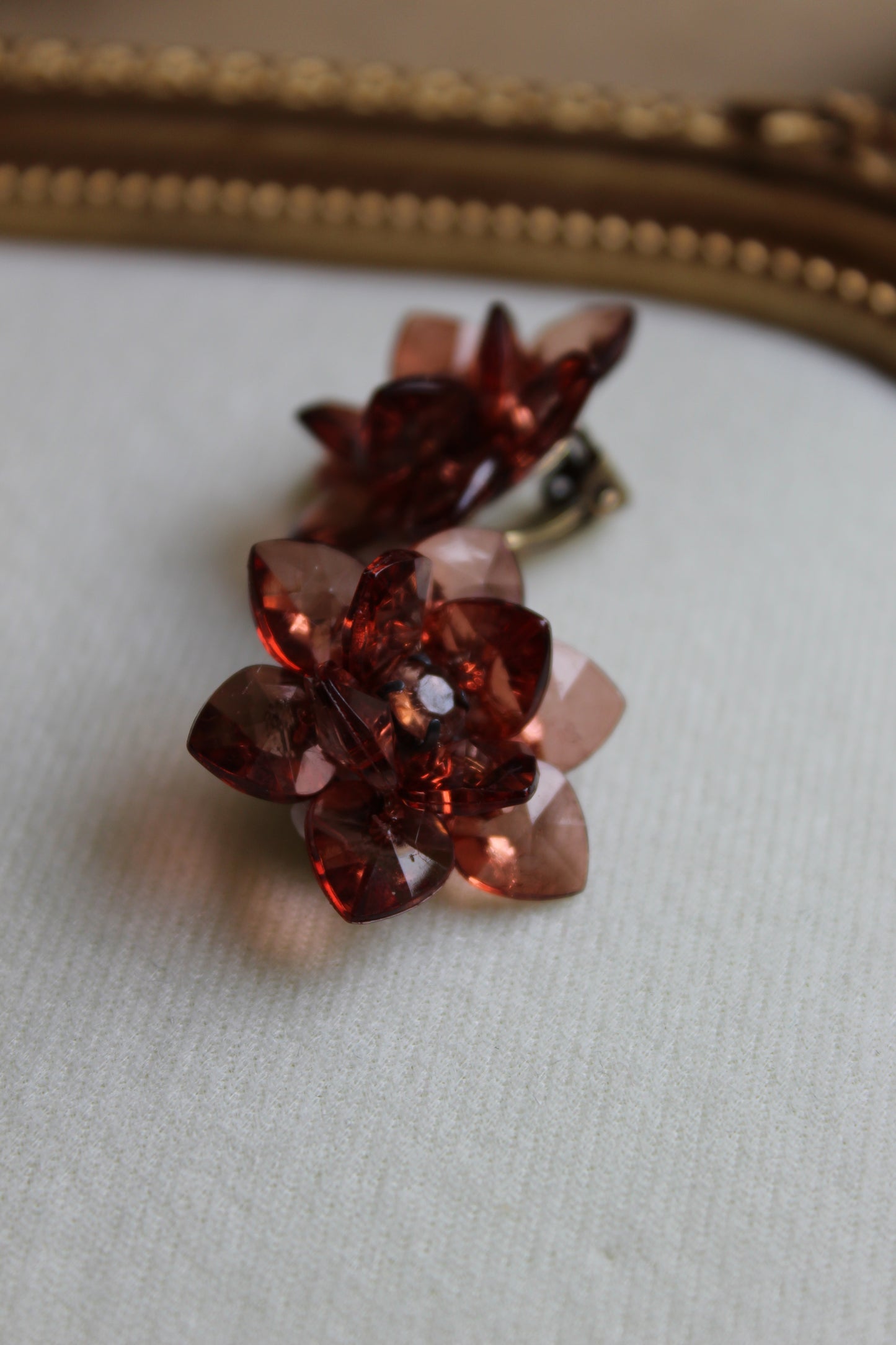 Lucy clip - on earrings