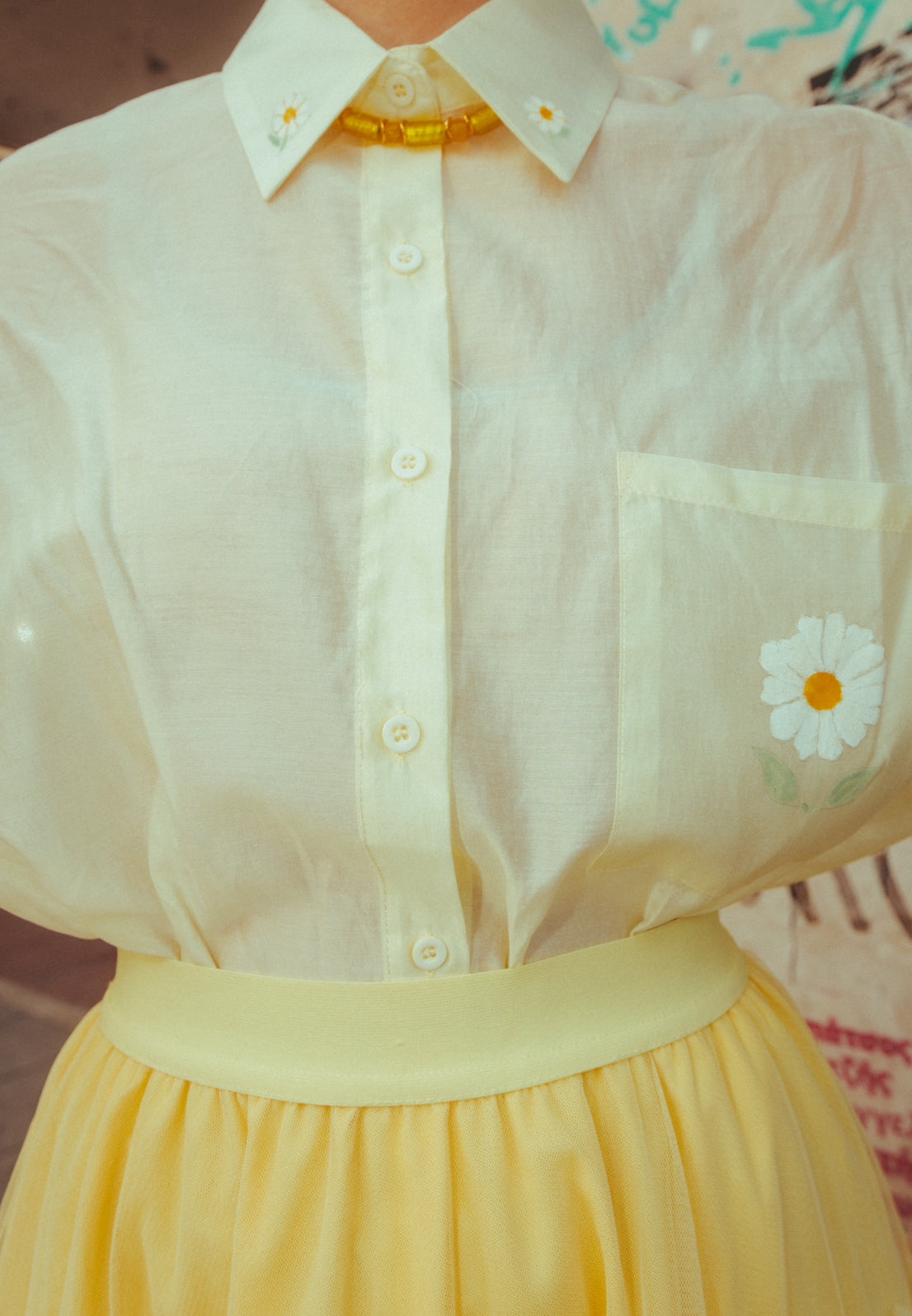 Painted Daisy in butter yellow
