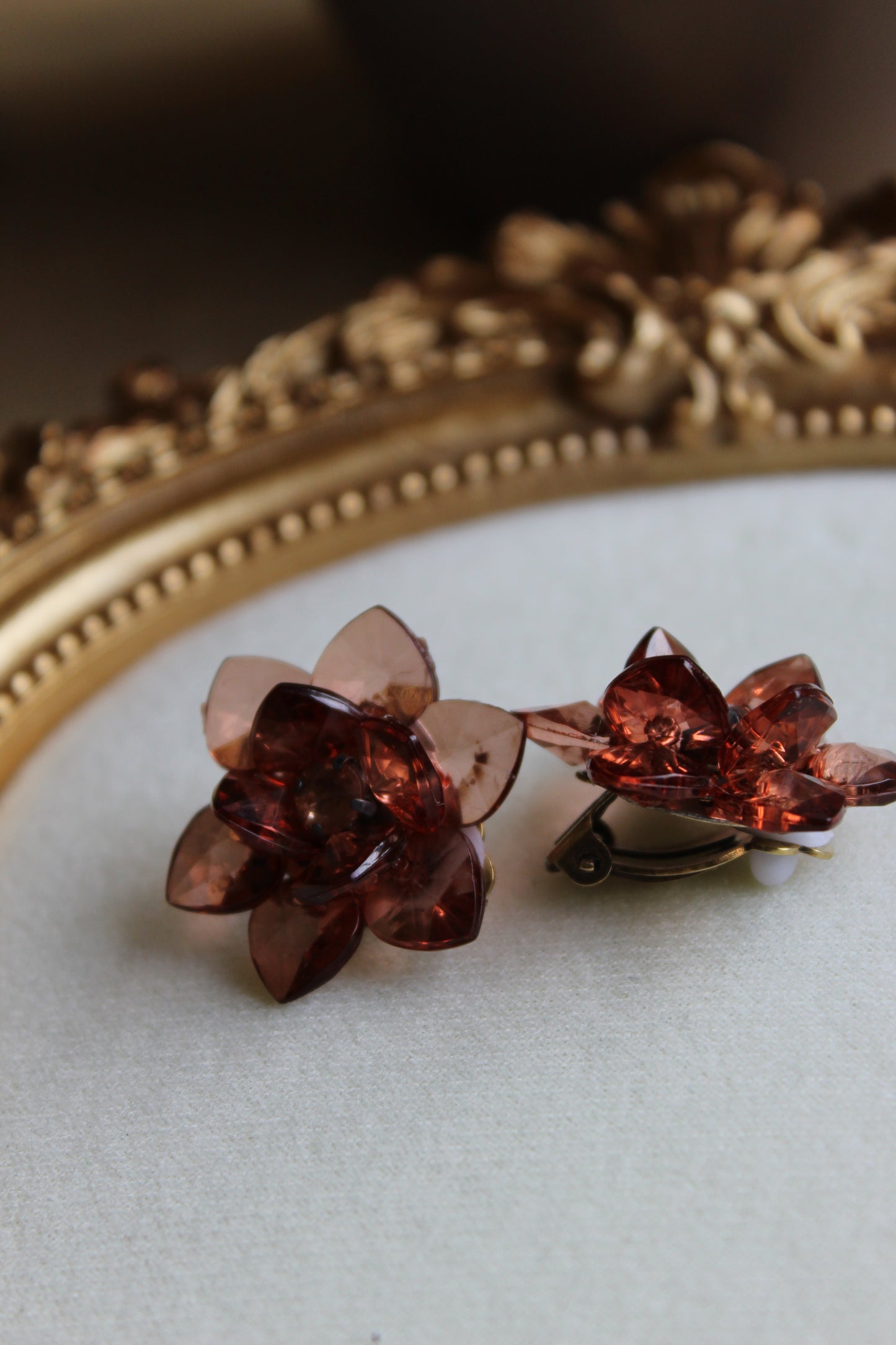 Lucy clip - on earrings