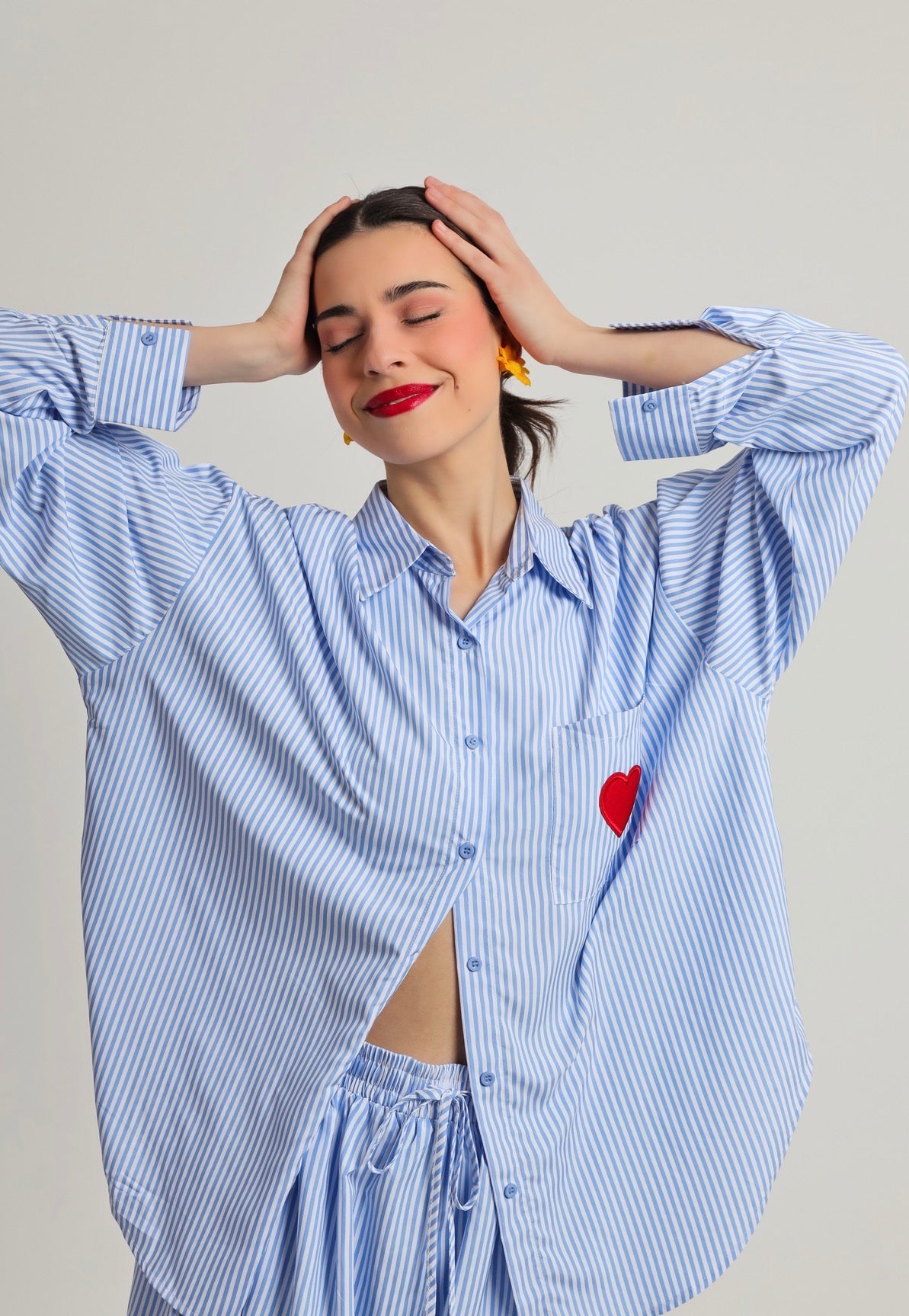“Campanula” shirt in white with blue stripes