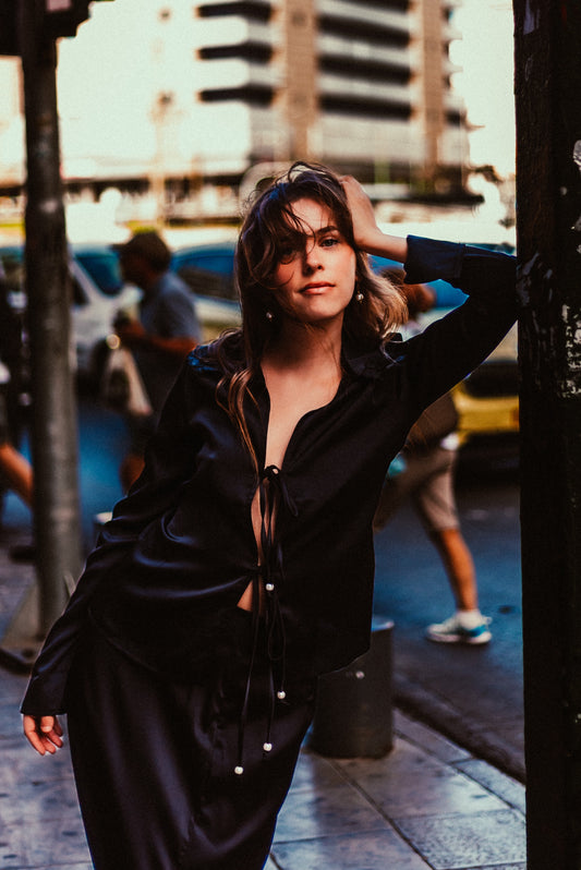 Gerbera shirt in black