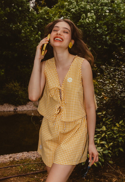 Daffodil top in yellow plaid