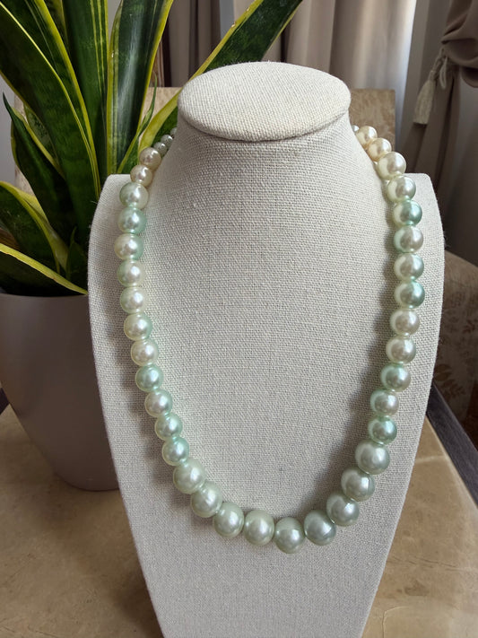 Bella necklace