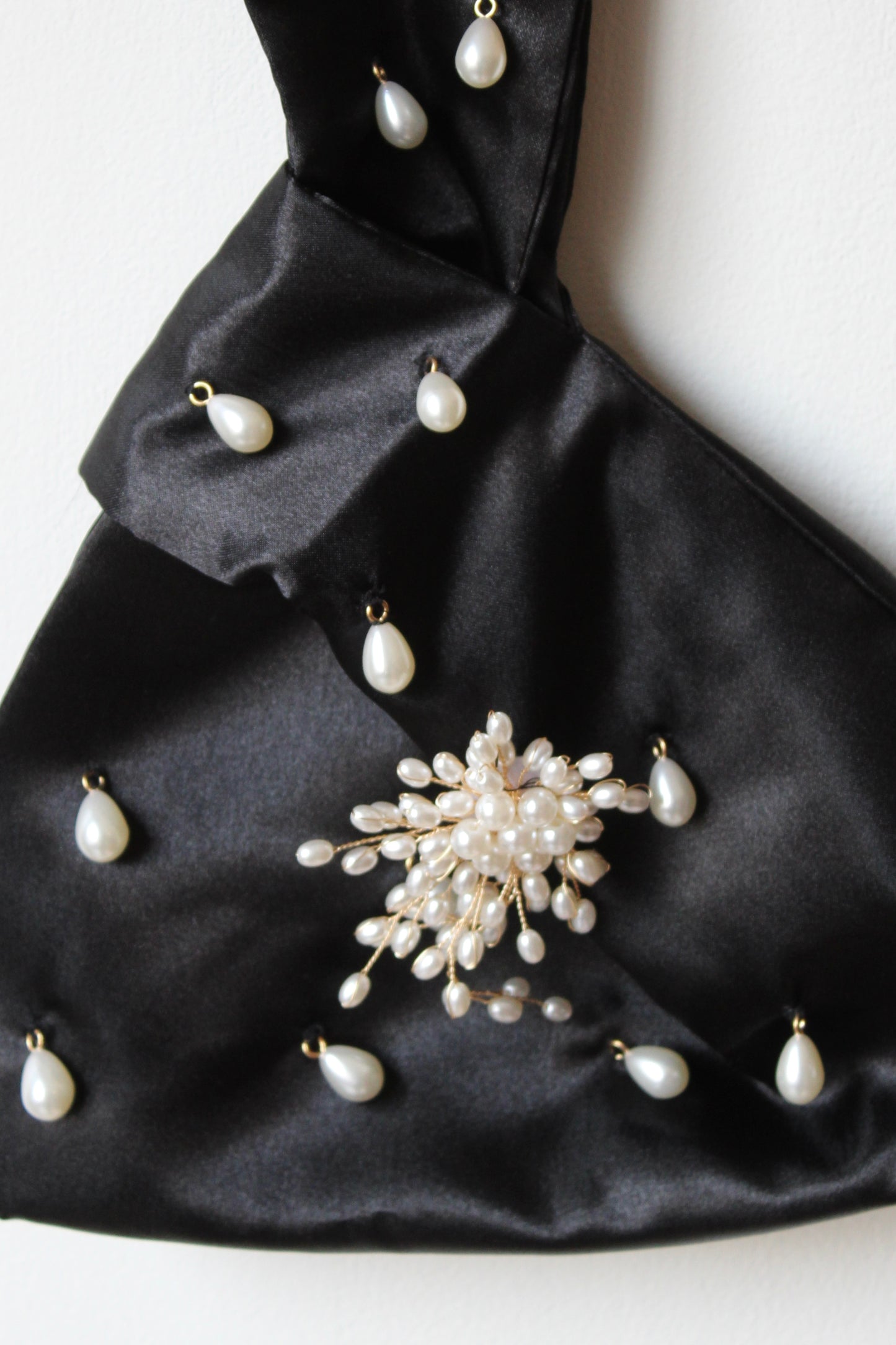 Desirée bag in black with pearls