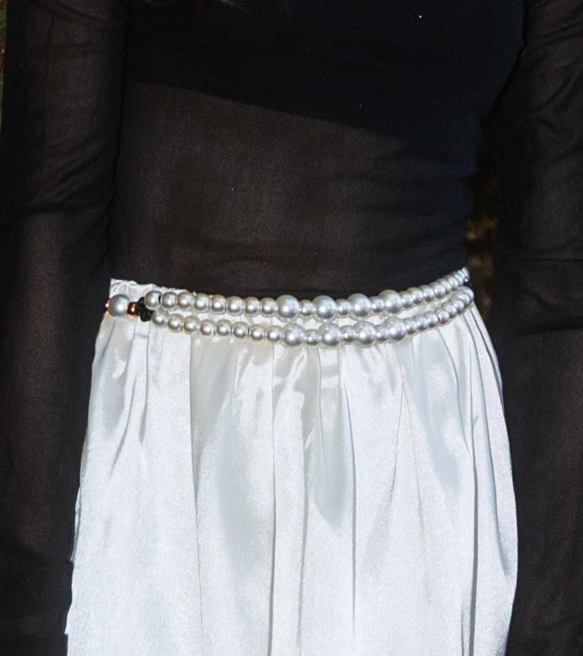Natalia belt in black with pearls