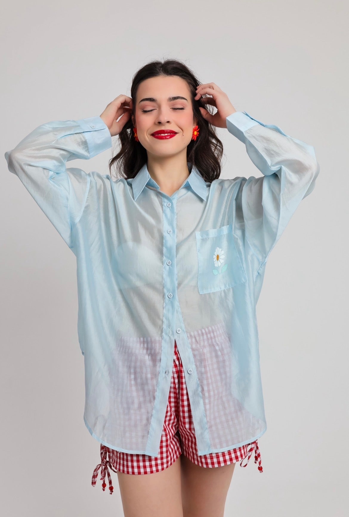 “Painted Daisy” silk shirt in light blue