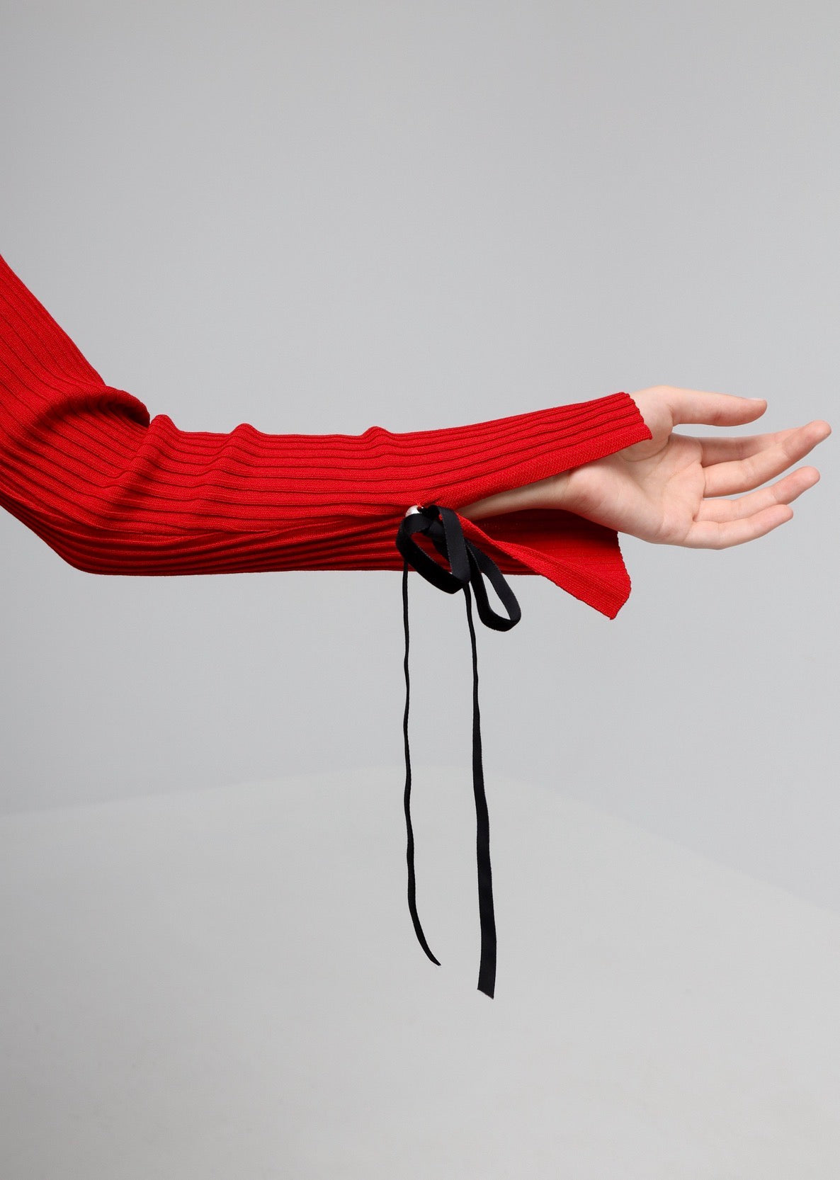 “Narcissa” cardigan in red