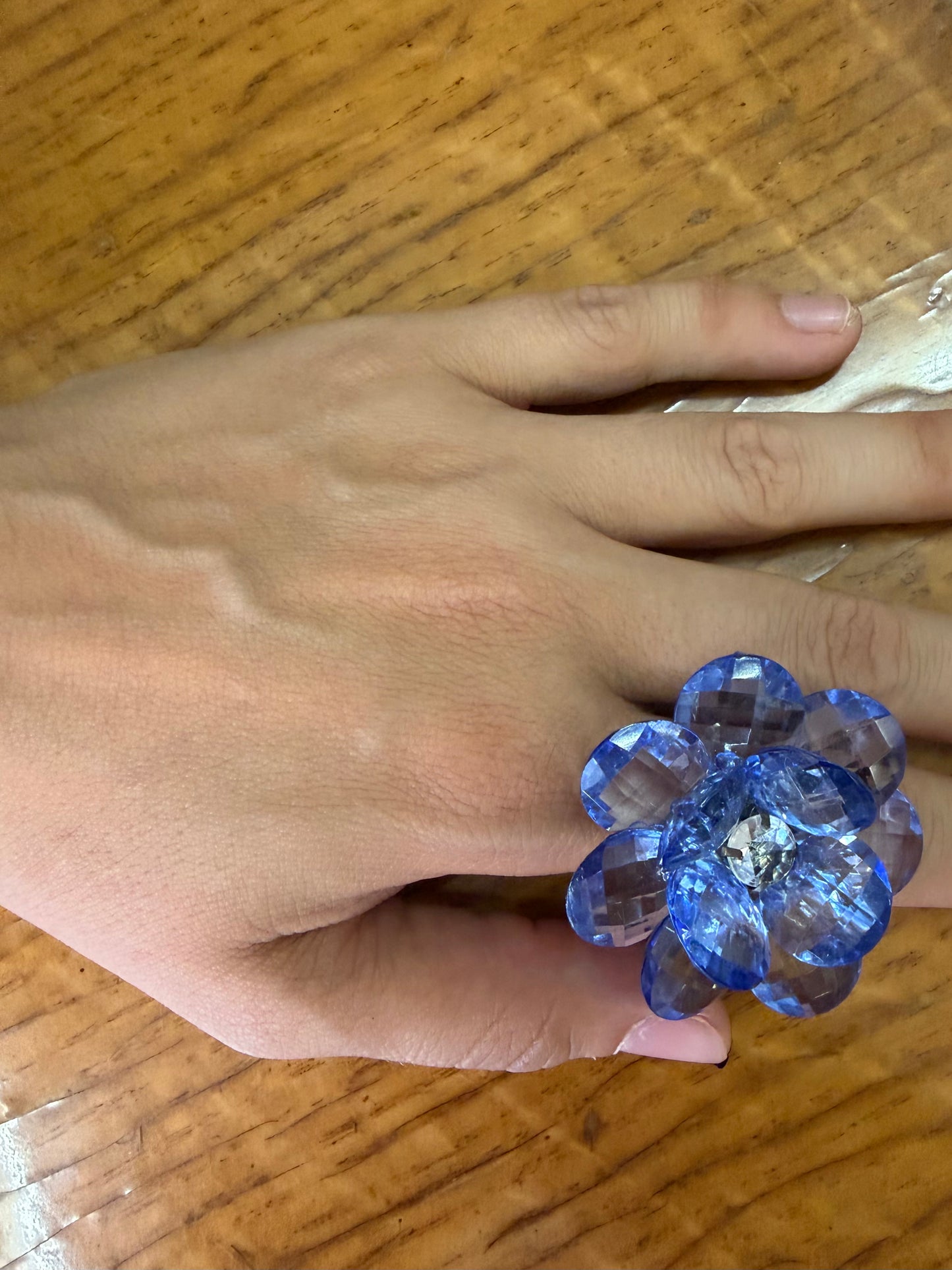 “Crystal Daisy” ring in blue