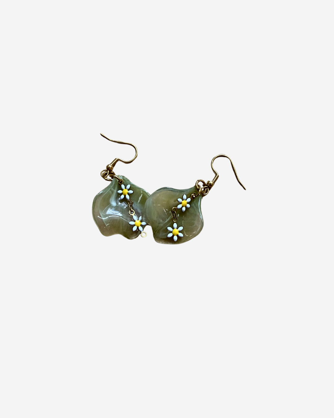 “Daisy with twist” earrings