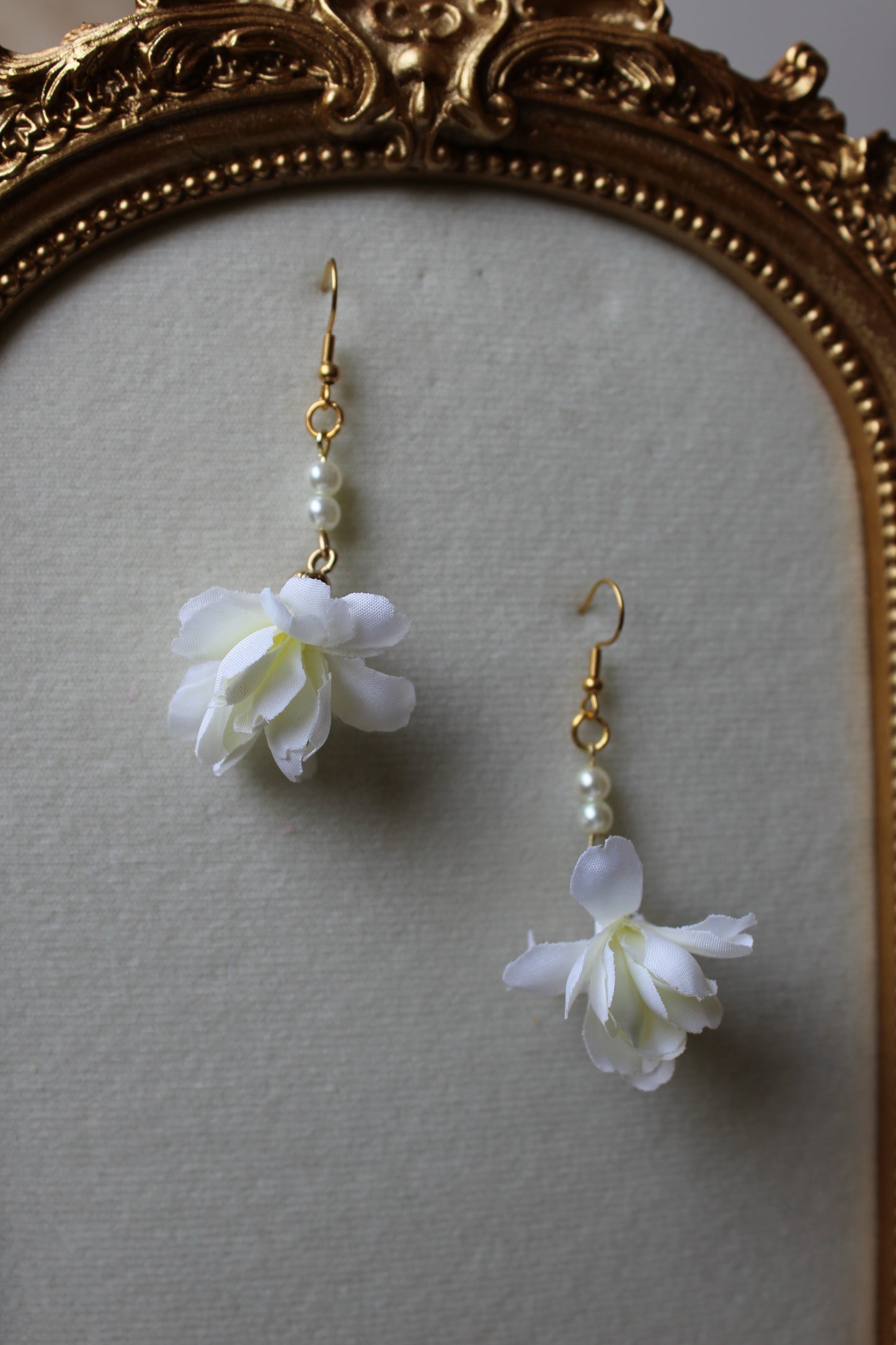 “Chrysanthemum” earrings