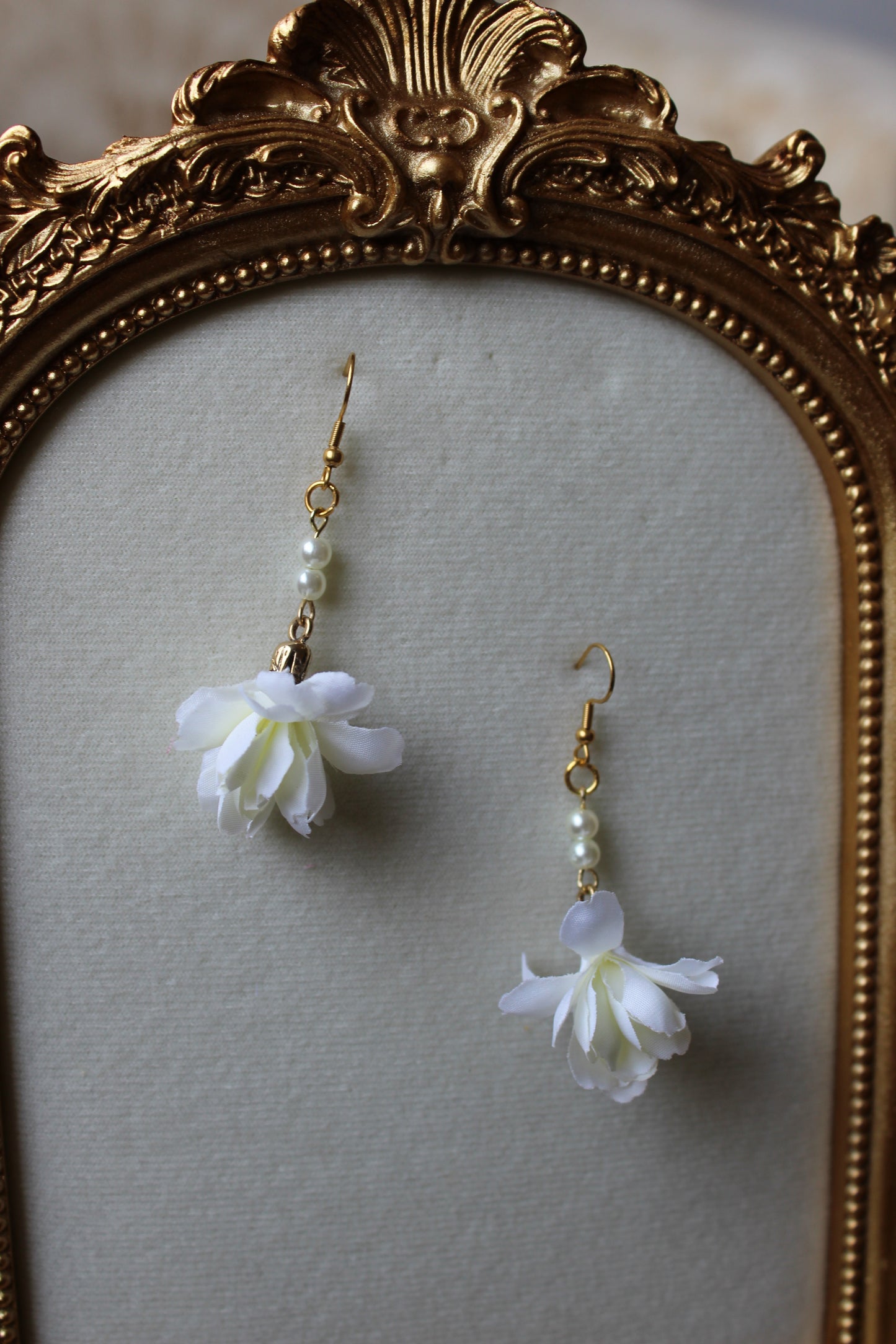 “Chrysanthemum” earrings