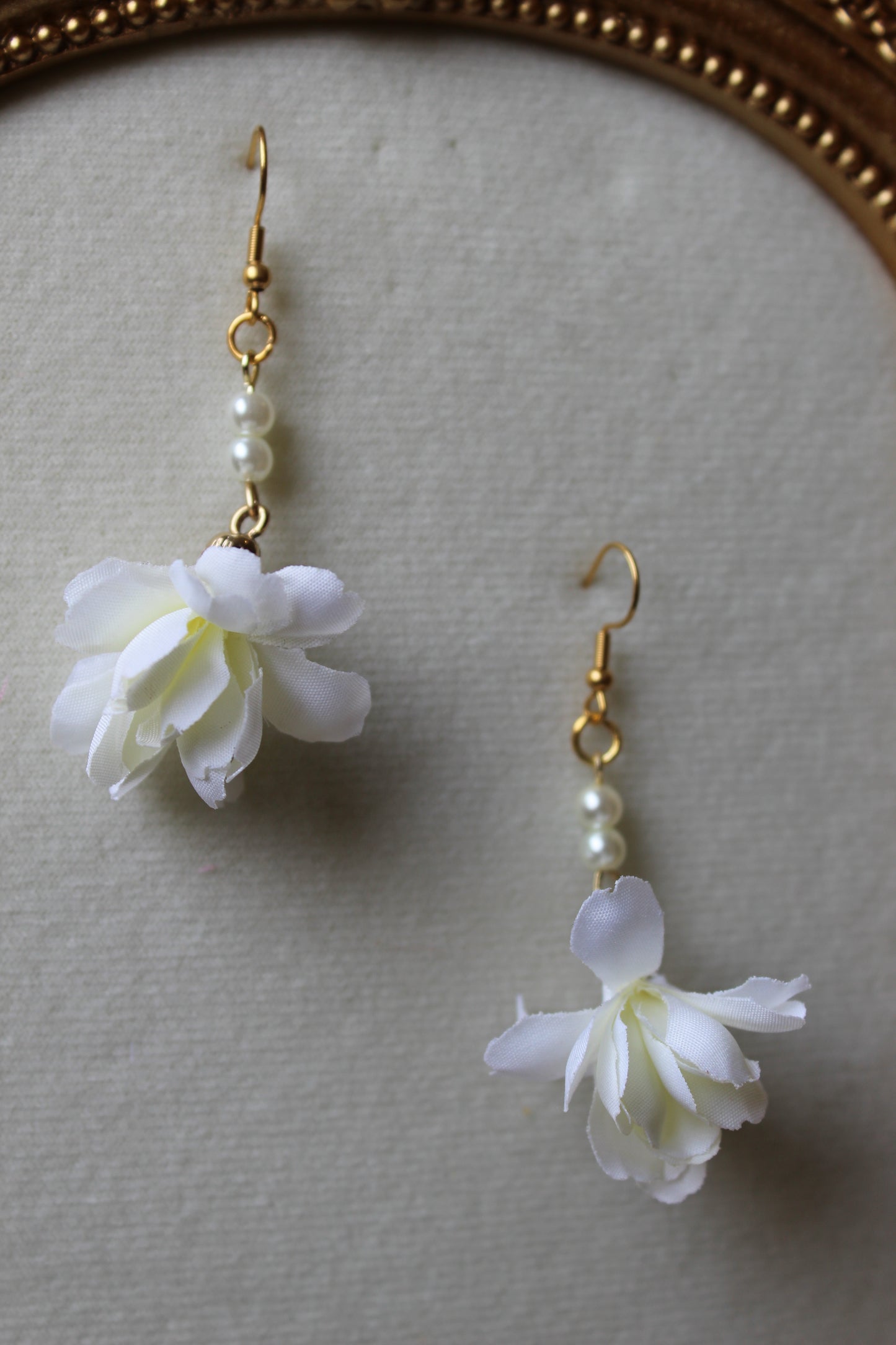 “Chrysanthemum” earrings